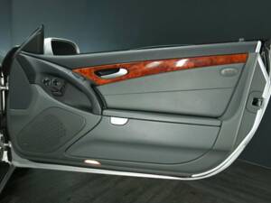 Immagine 24/30 di Mercedes-Benz SL 500 (2006)
