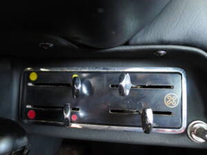 Image 8/38 of Maserati Indy 4700 (1970)