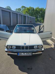 Immagine 36/67 di BMW 320i (1990)