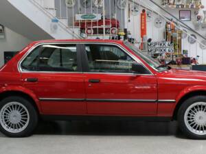 Image 23/26 de BMW 325e (1987)