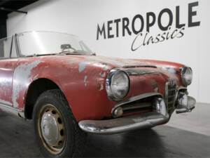 Image 2/19 of Alfa Romeo Giulia 1600 Spider (1963)