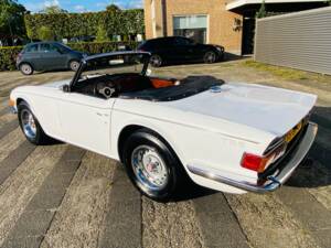 Image 20/50 of Triumph TR 6 (1976)