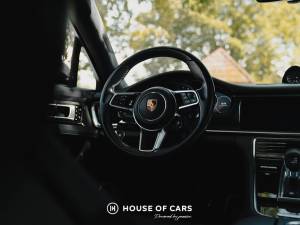 Image 22/37 of Porsche Panamera Turbo (2017)
