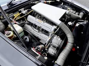 Immagine 23/48 di Aston Martin V8 Volante (1978)