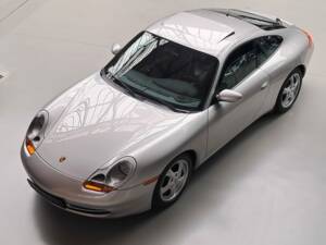 Image 24/33 de Porsche 911 Carrera (1996)