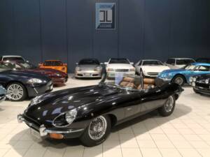 Image 2/48 de Jaguar E-Type (1970)