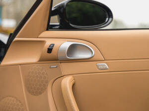 Imagen 85/96 de Porsche 911 Carrera 4 (2006)