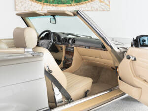 Image 33/47 of Mercedes-Benz 560 SL (1987)