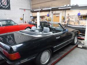 Imagen 7/47 de Mercedes-Benz 560 SL (1988)