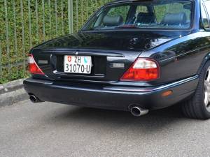 Image 11/37 de Jaguar XJR 4.0 (2001)
