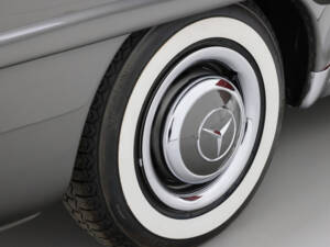 Image 7/25 of Mercedes-Benz 190 SL (1960)