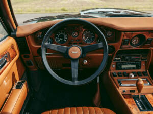 Image 10/15 de Aston Martin V8 Volante (1980)