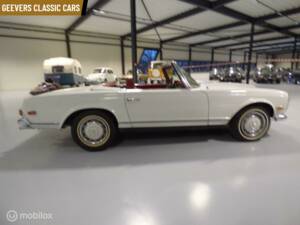 Image 5/28 de Mercedes-Benz 280 SL (1970)