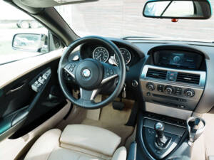 Imagen 18/19 de BMW 650i (2006)