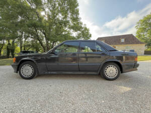Image 5/8 of Mercedes-Benz 190 E 2.5-16 (1990)