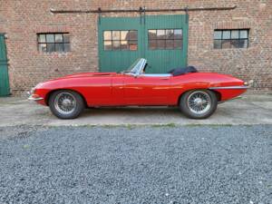 Image 1/46 of Jaguar E-Type 3.8 (1964)