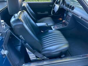 Image 17/19 of Mercedes-Benz 500 SL (1987)