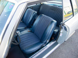 Imagen 11/39 de Mercedes-Benz 350 SLC (1972)