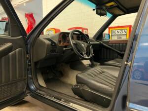 Image 7/16 of Lancia Thema 8.32 (1988)