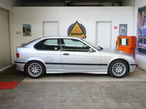 Image 26/27 of BMW 323ti Compact (1998)