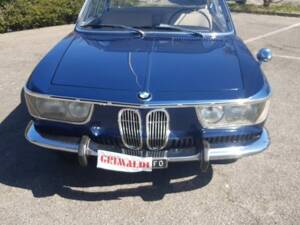 Image 2/49 of BMW 2000 CS (1968)