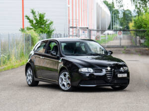 Image 1/36 of Alfa Romeo 147 3.2 GTA (2003)