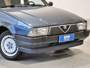 Bild 7/30 von Alfa Romeo 75 2.0 Twin Spark (1988)