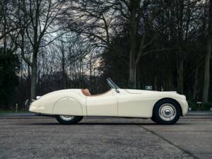Image 18/45 of Jaguar XK 120 OTS (1950)