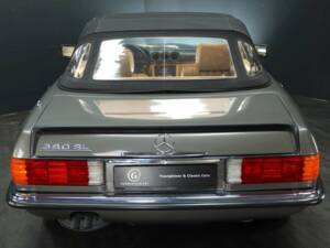 Image 5/30 de Mercedes-Benz 380 SL (1983)