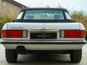 Image 15/50 of Mercedes-Benz 300 SL (1988)