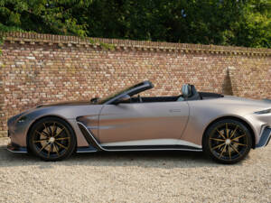 Image 32/50 of Aston Martin V8 Vantage Roadster (2023)