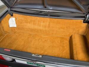 Image 19/20 of Mercedes-Benz 560 SL (1987)