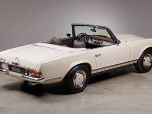 Image 5/37 of Mercedes-Benz 280 SL (1969)