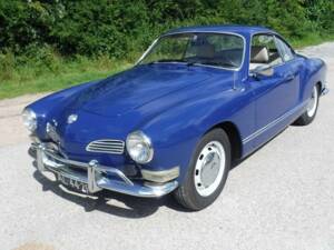 Image 24/50 of Volkswagen Karmann Ghia 1500 (1970)