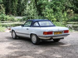 Image 39/43 of Mercedes-Benz 300 SL (1989)