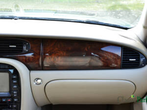 Image 43/50 of Jaguar XJ 8 3.5 (2003)