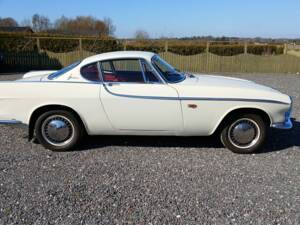 Image 2/5 of Volvo P 1800 (1961)