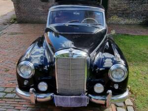 Image 3/24 of Mercedes-Benz 300 c (1956)