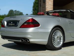Image 12/50 of Mercedes-Benz SL 55 AMG (2002)