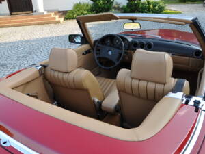 Image 20/52 de Mercedes-Benz 280 SL (1985)