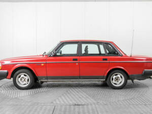 Image 9/50 of Volvo 240 (1987)