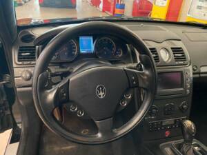 Bild 9/17 von Maserati Quattroporte 4.2 (2007)