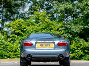 Image 36/37 of Jaguar XKR (2003)