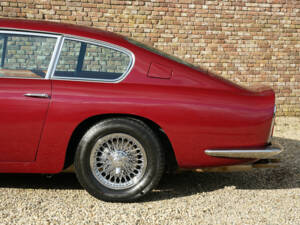 Image 14/50 of Aston Martin DB 6 Vantage (1966)
