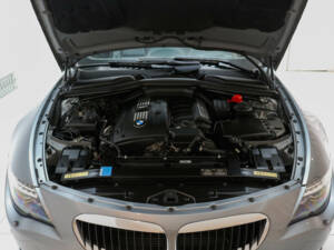 Immagine 13/17 di BMW 630i (2007)
