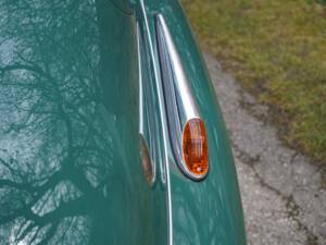 Image 25/38 of BMW 502 Baur (1955)