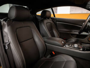 Image 33/45 of Jaguar XKR (2010)