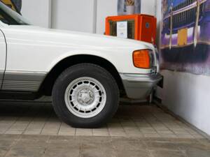 Bild 38/39 von Mercedes-Benz 500 SEL (1984)