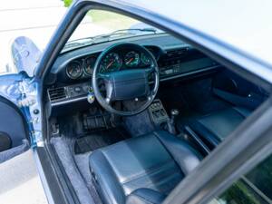 Afbeelding 29/42 van Porsche 911 Carrera 4 (1992)