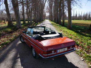 Image 10/29 de Mercedes-Benz 230 C (1977)